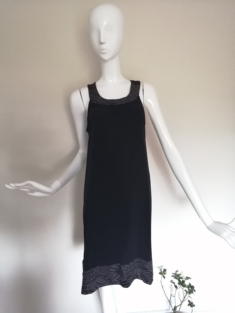 Black Beaded Scoop-Neck Midi Dress - Picture 6 of 9